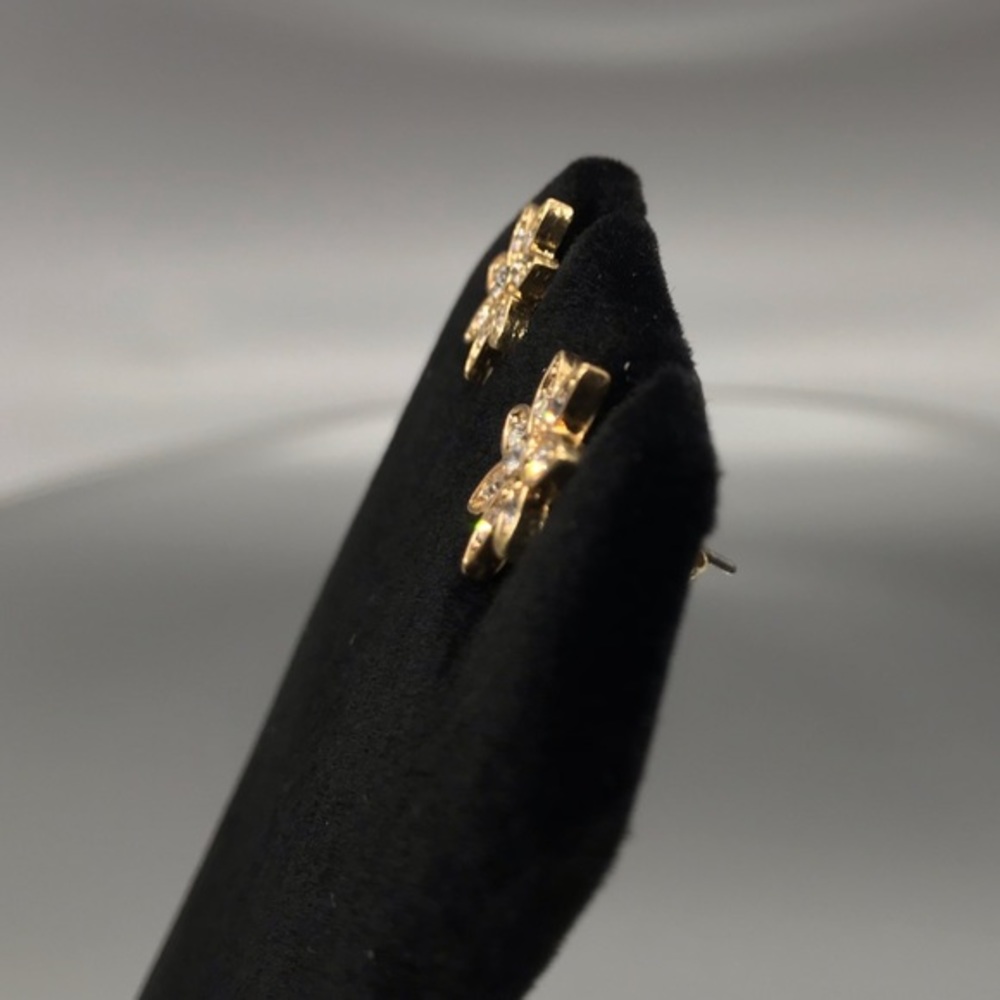 Gorgeous Dainty Gold Tone Flower Earrings, EUC - Picture 7 of 8